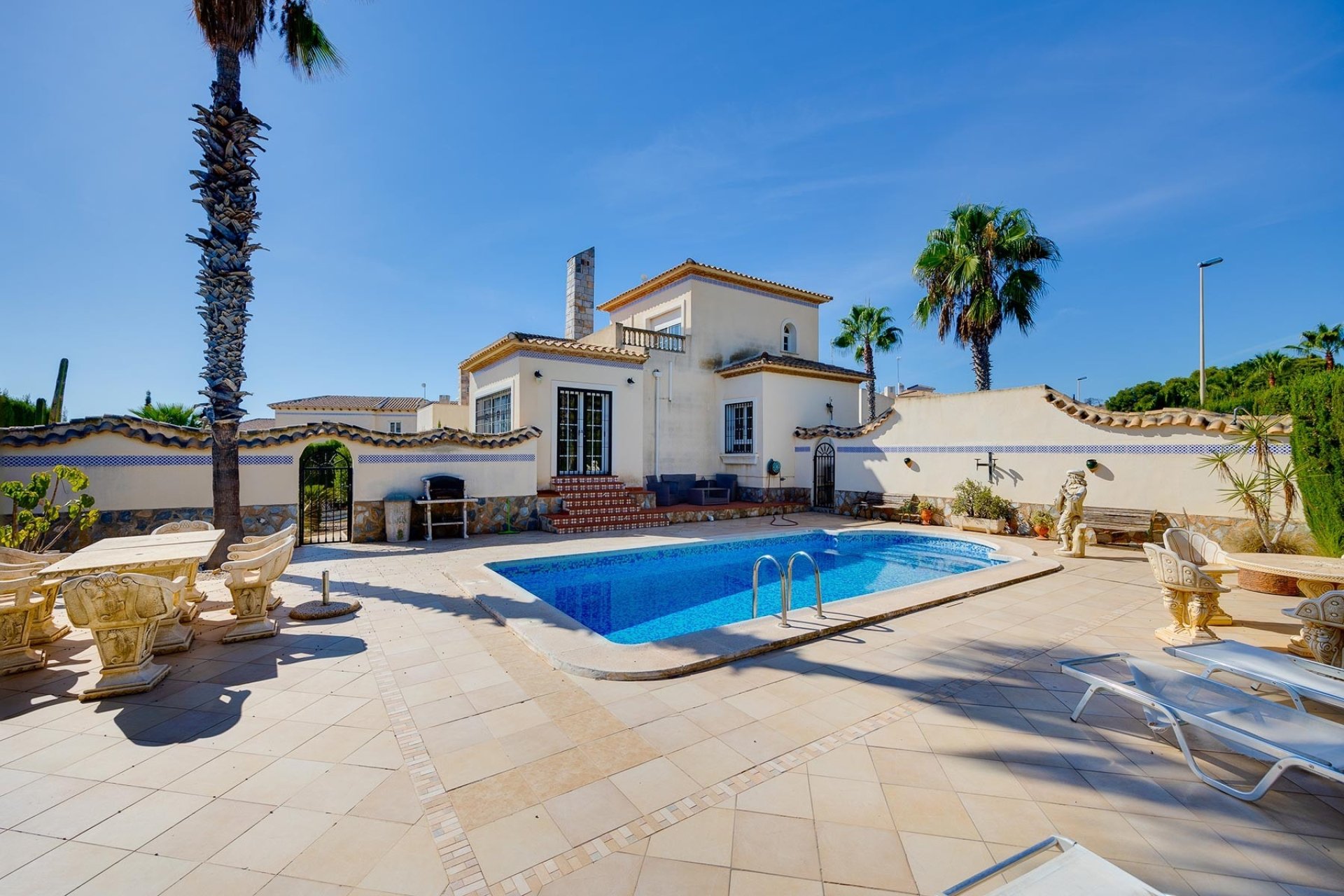 Herverkoop - Villa -
Orihuela Costa - Costa Blanca