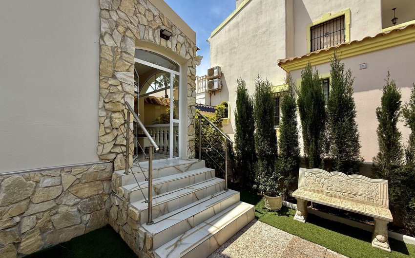 Herverkoop - Villa -
Orihuela Costa - Costa Blanca