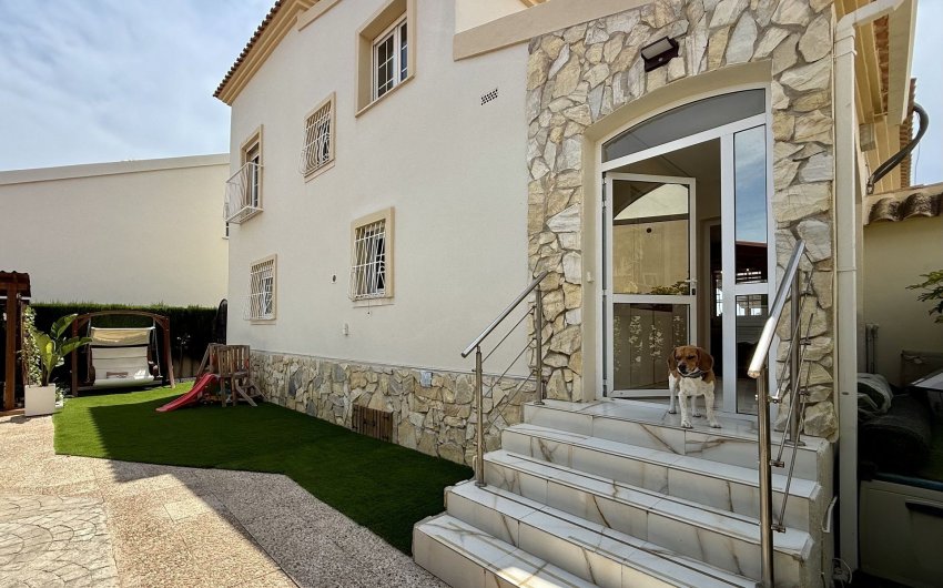 Herverkoop - Villa -
Orihuela Costa - Costa Blanca