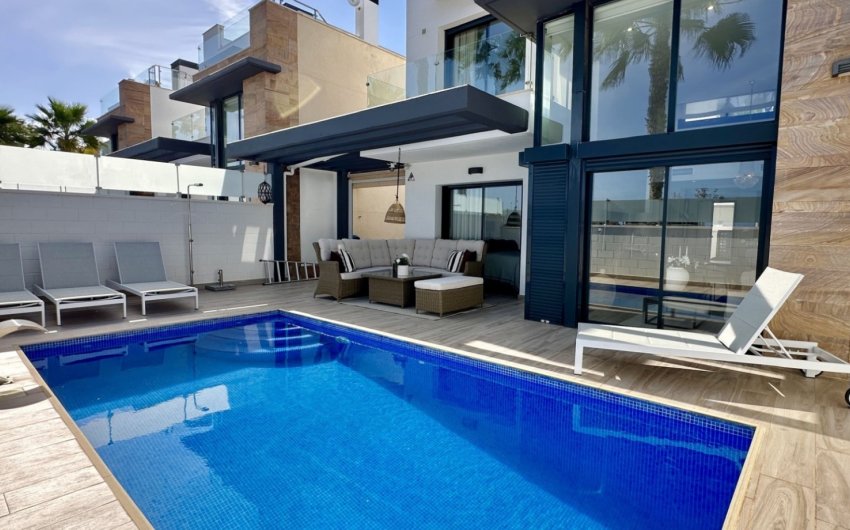 Herverkoop - Villa -
Orihuela Costa - Costa Blanca