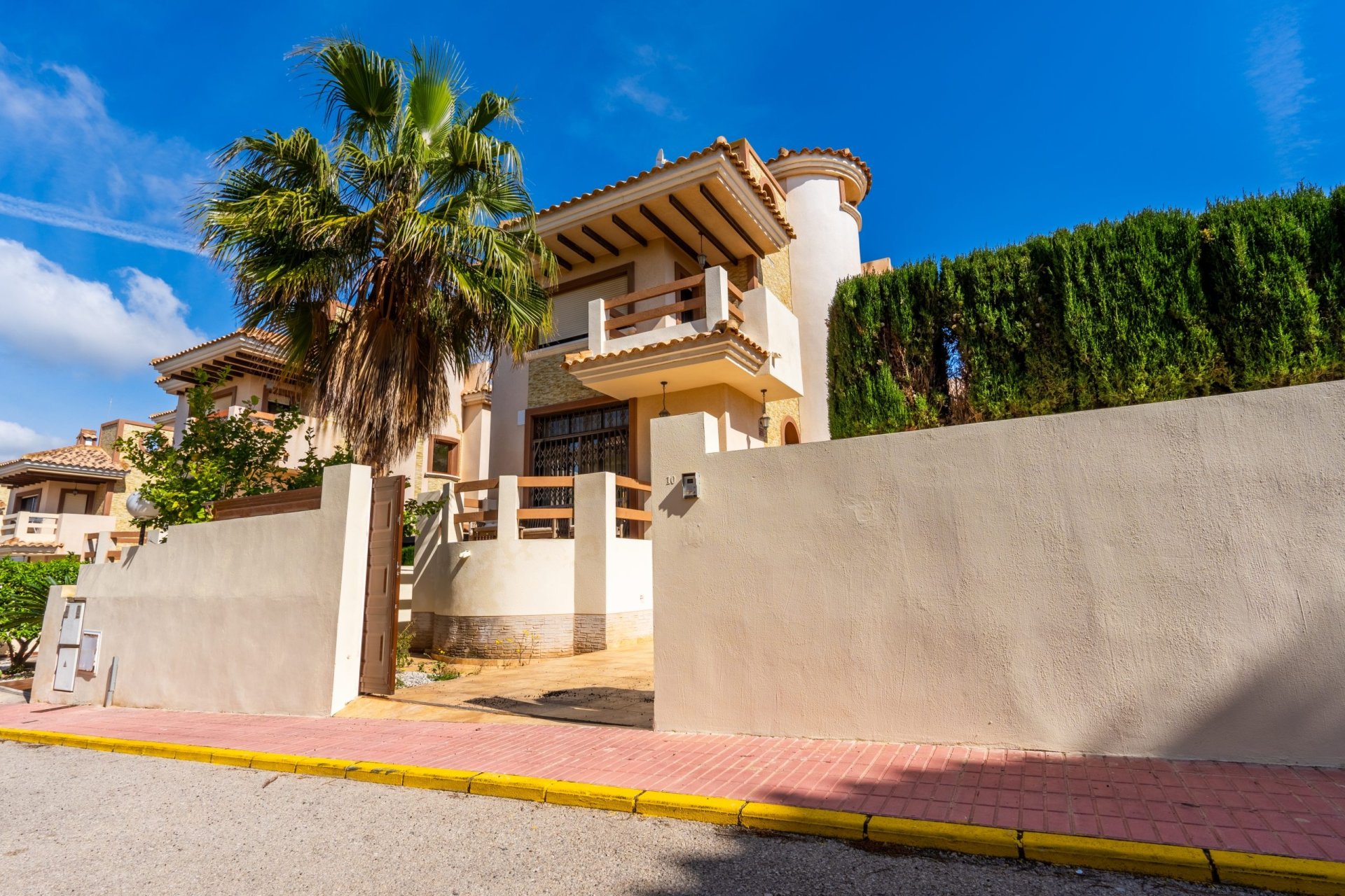Herverkoop - Villa -
Orihuela Costa - Costa Blanca