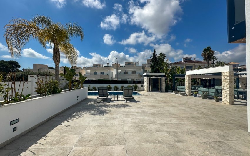 Herverkoop - Villa -
Orihuela Costa - Costa Blanca