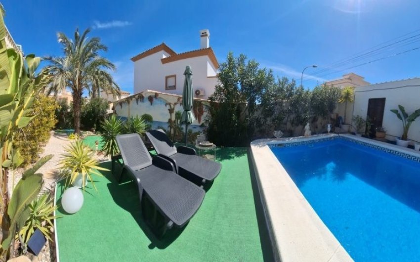 Herverkoop - Villa -
Orihuela Costa - Costa Blanca
