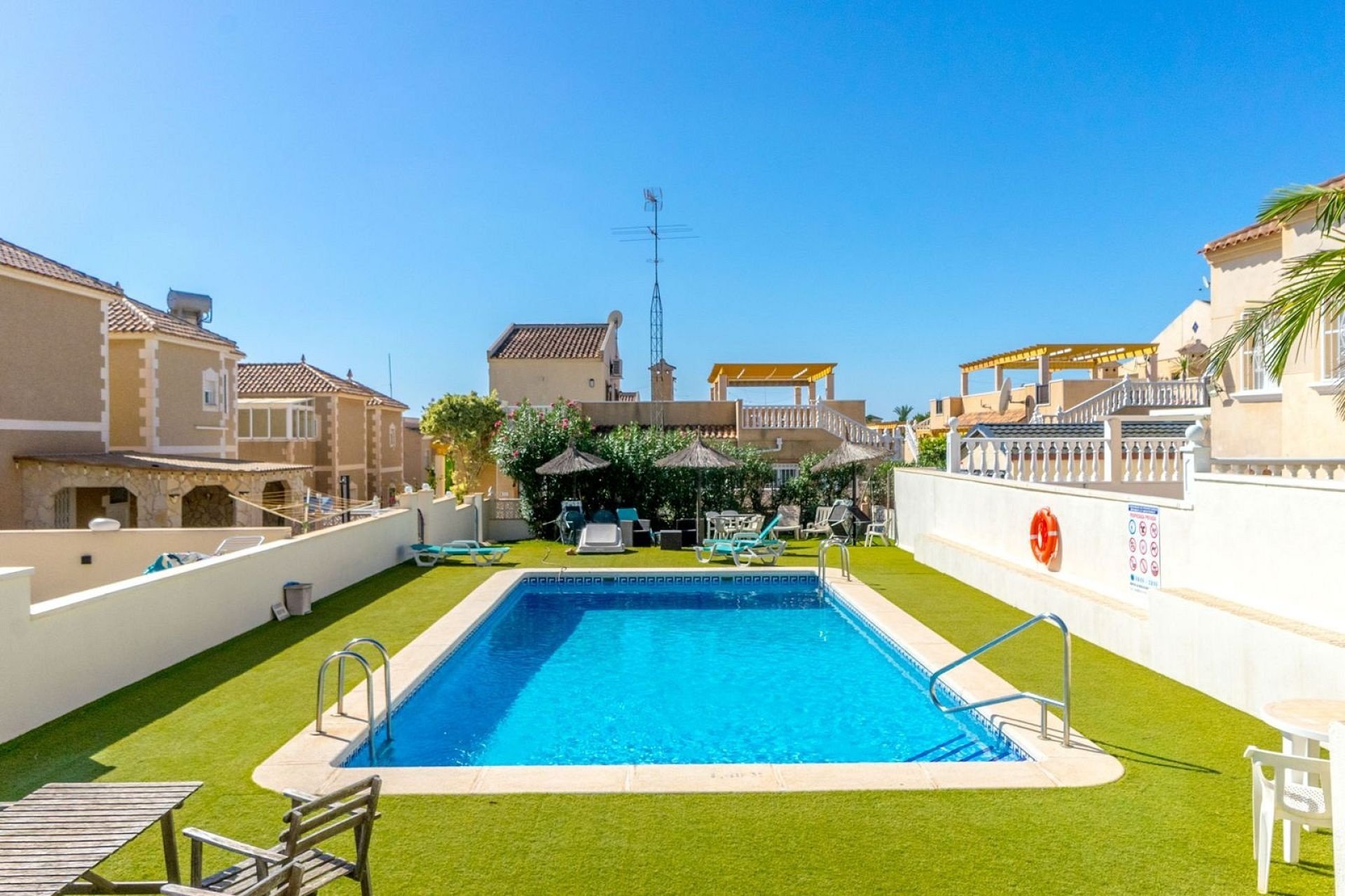 Herverkoop - Villa -
Orihuela Costa - Costa Blanca
