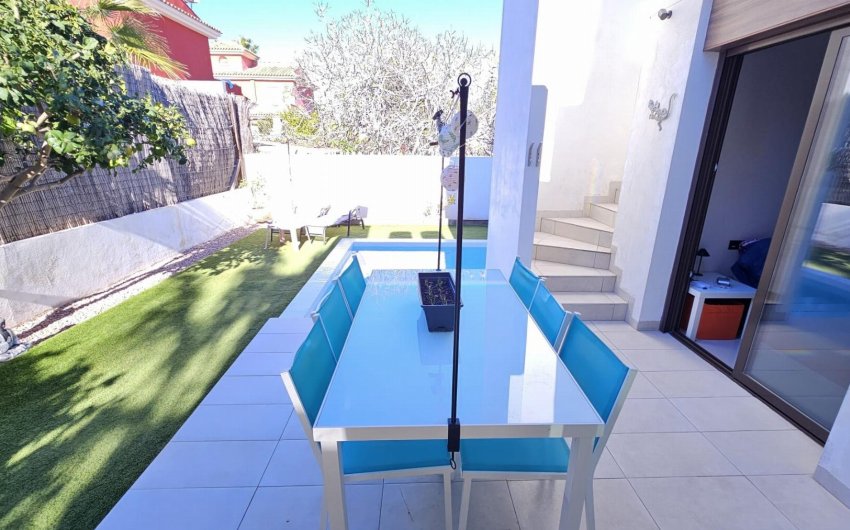 Herverkoop - Villa -
Orihuela Costa - Costa Blanca