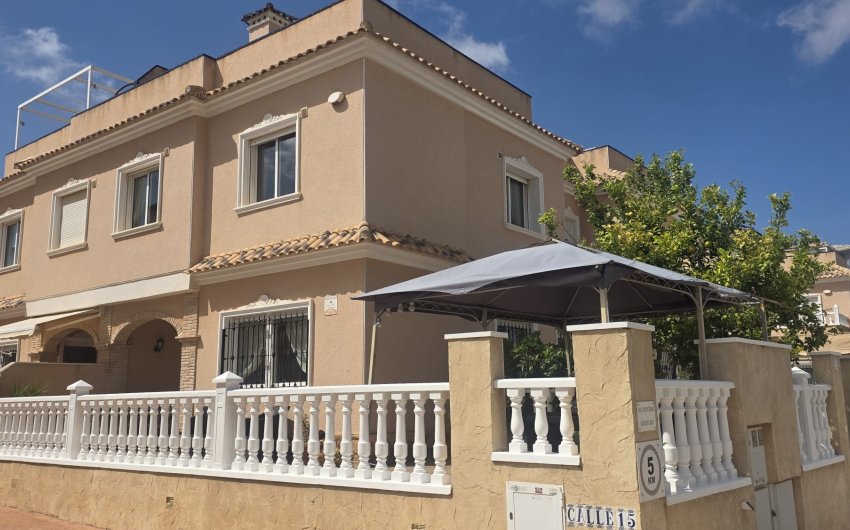 Herverkoop - Villa -
Orihuela Costa - Costa Blanca