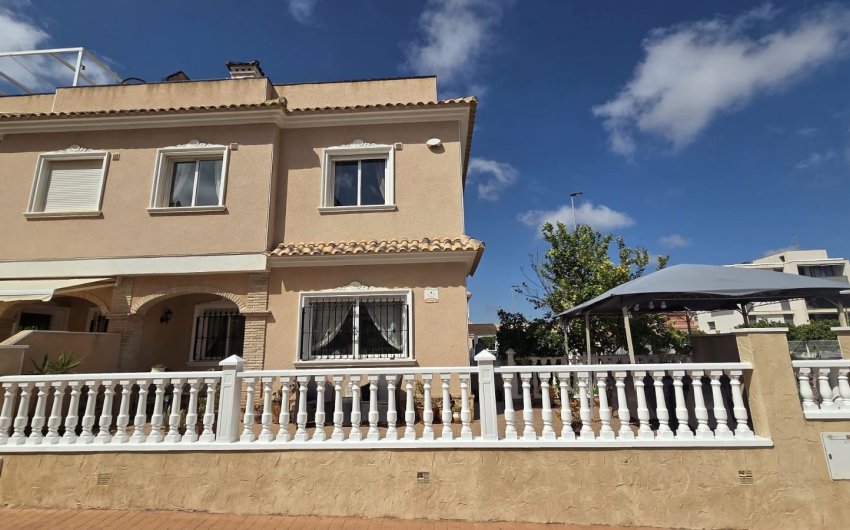 Herverkoop - Villa -
Orihuela Costa - Costa Blanca