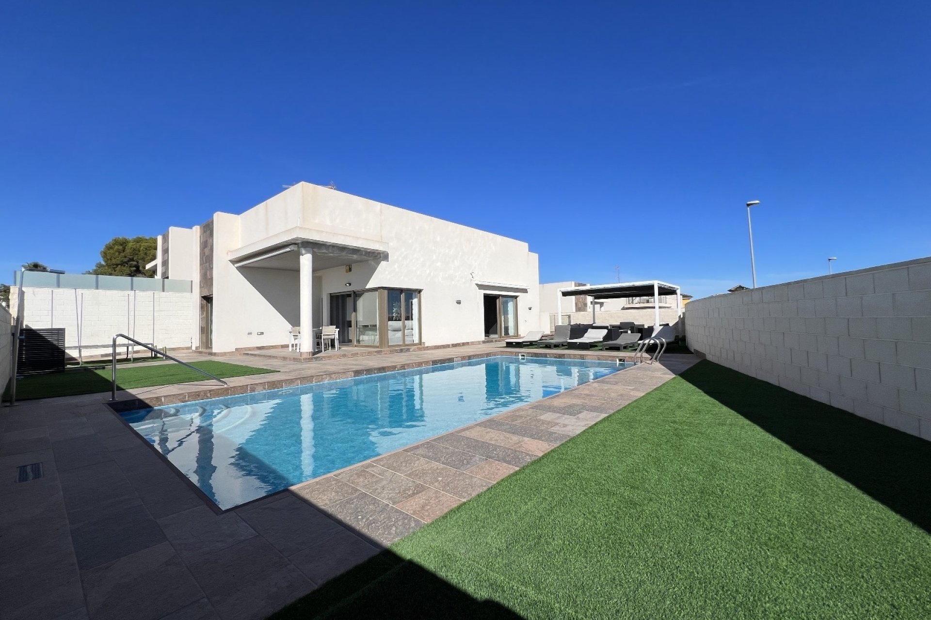 Herverkoop - Villa -
Orihuela Costa - Costa Blanca