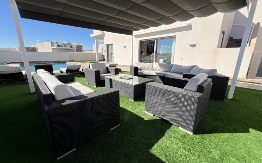 Herverkoop - Villa -
Orihuela Costa - Costa Blanca