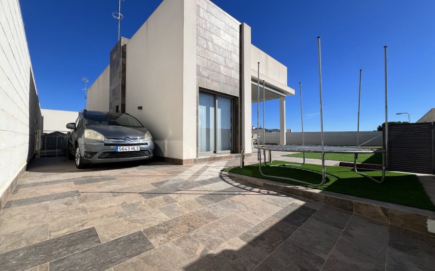 Herverkoop - Villa -
Orihuela Costa - Costa Blanca