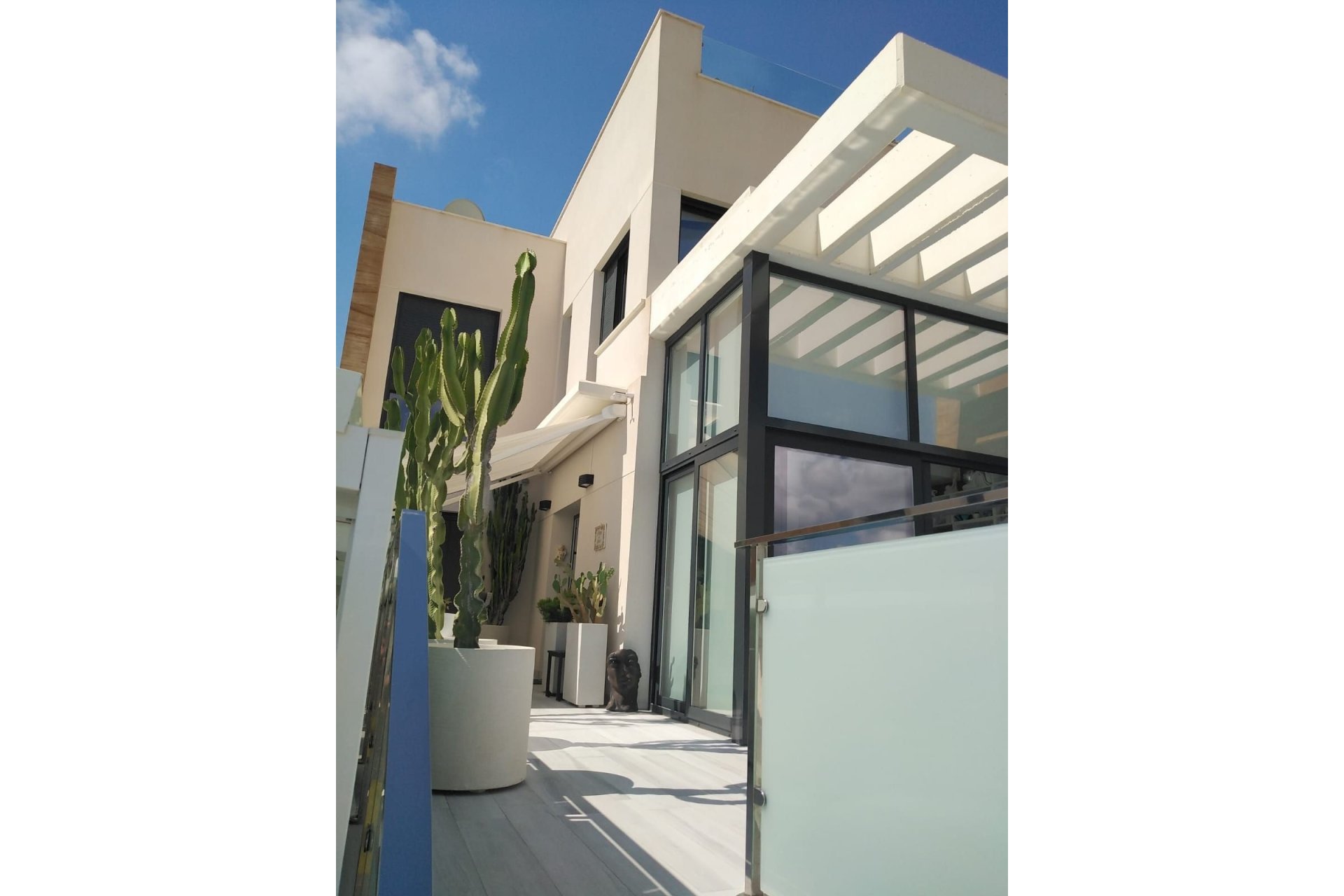 Herverkoop - Villa -
Orihuela Costa - Costa Blanca