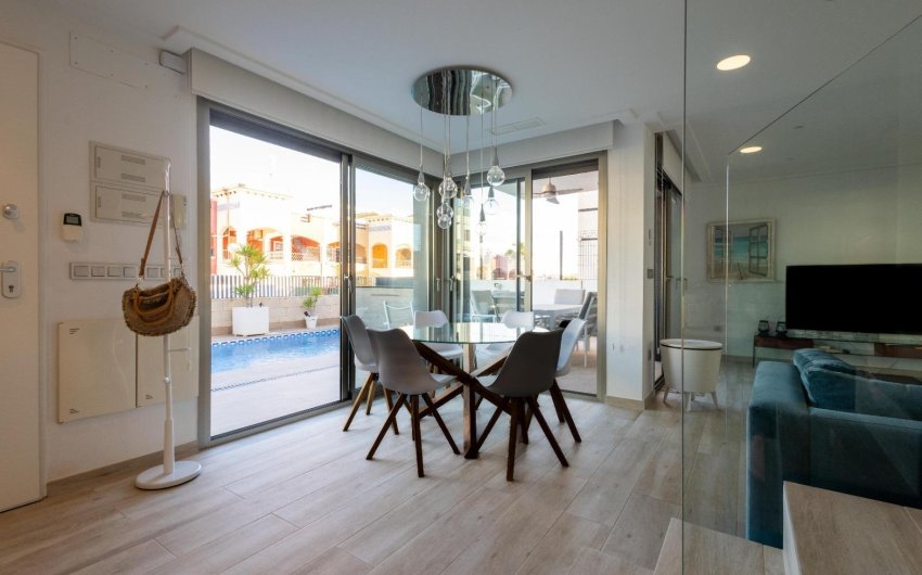 Herverkoop - Villa -
Orihuela Costa - Costa Blanca