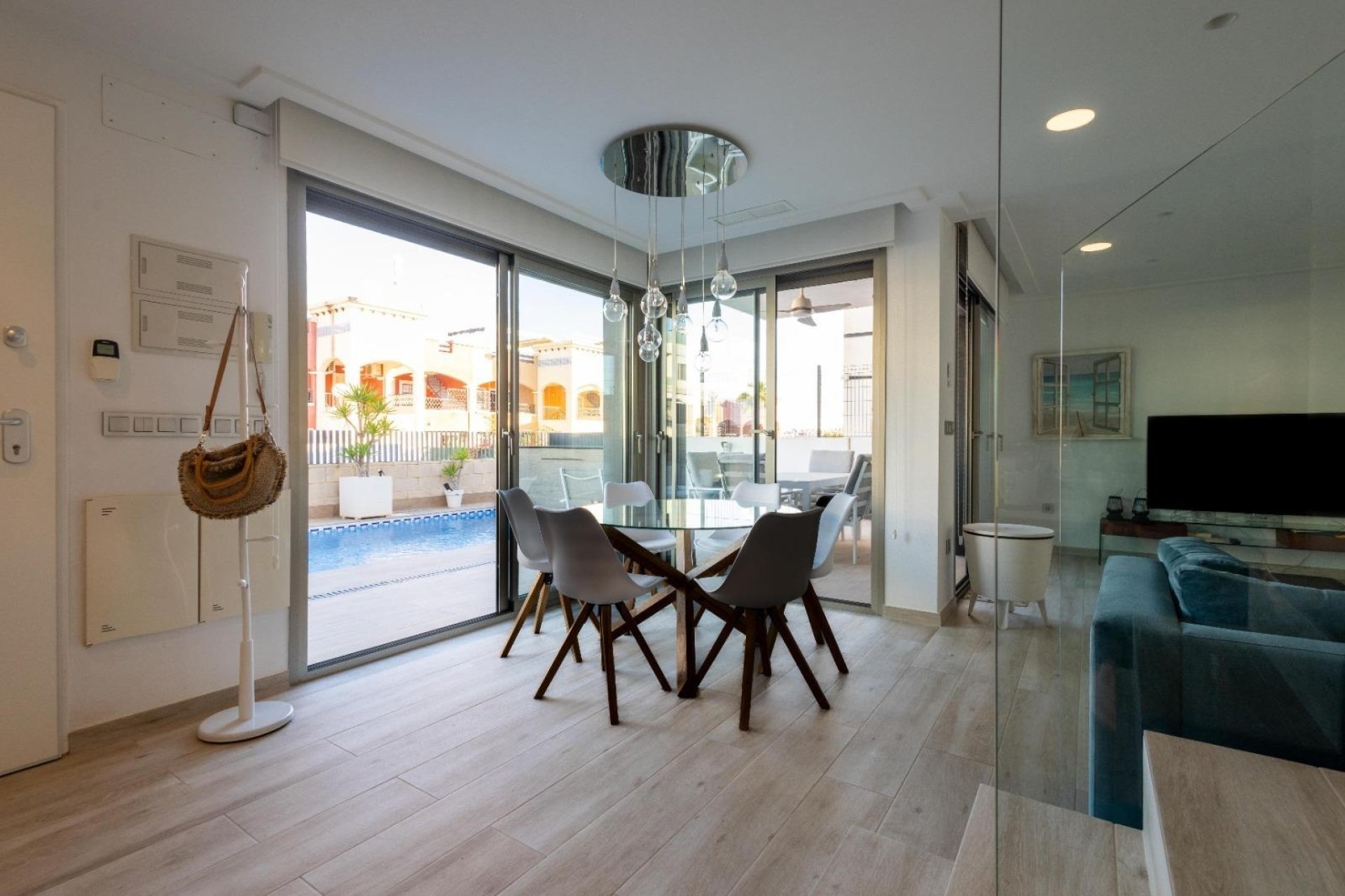 Herverkoop - Villa -
Orihuela Costa - Costa Blanca