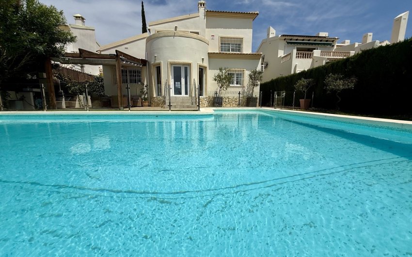 Herverkoop - Villa -
Orihuela Costa - Costa Blanca