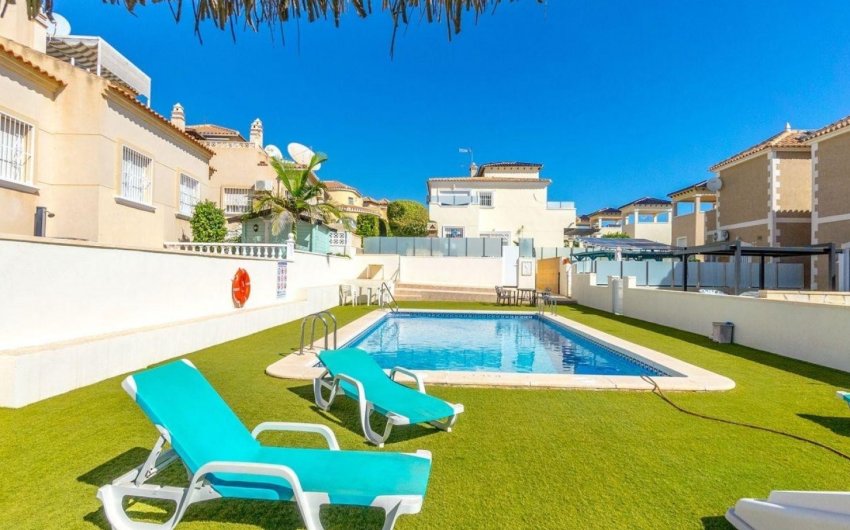 Herverkoop - Villa -
Orihuela Costa - Costa Blanca