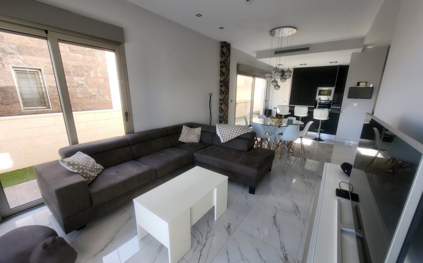 Herverkoop - Villa -
Orihuela Costa - Costa Blanca