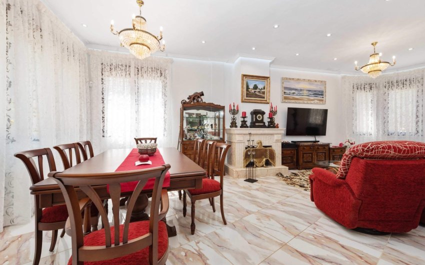 Herverkoop - Villa -
Orihuela Costa - Costa Blanca