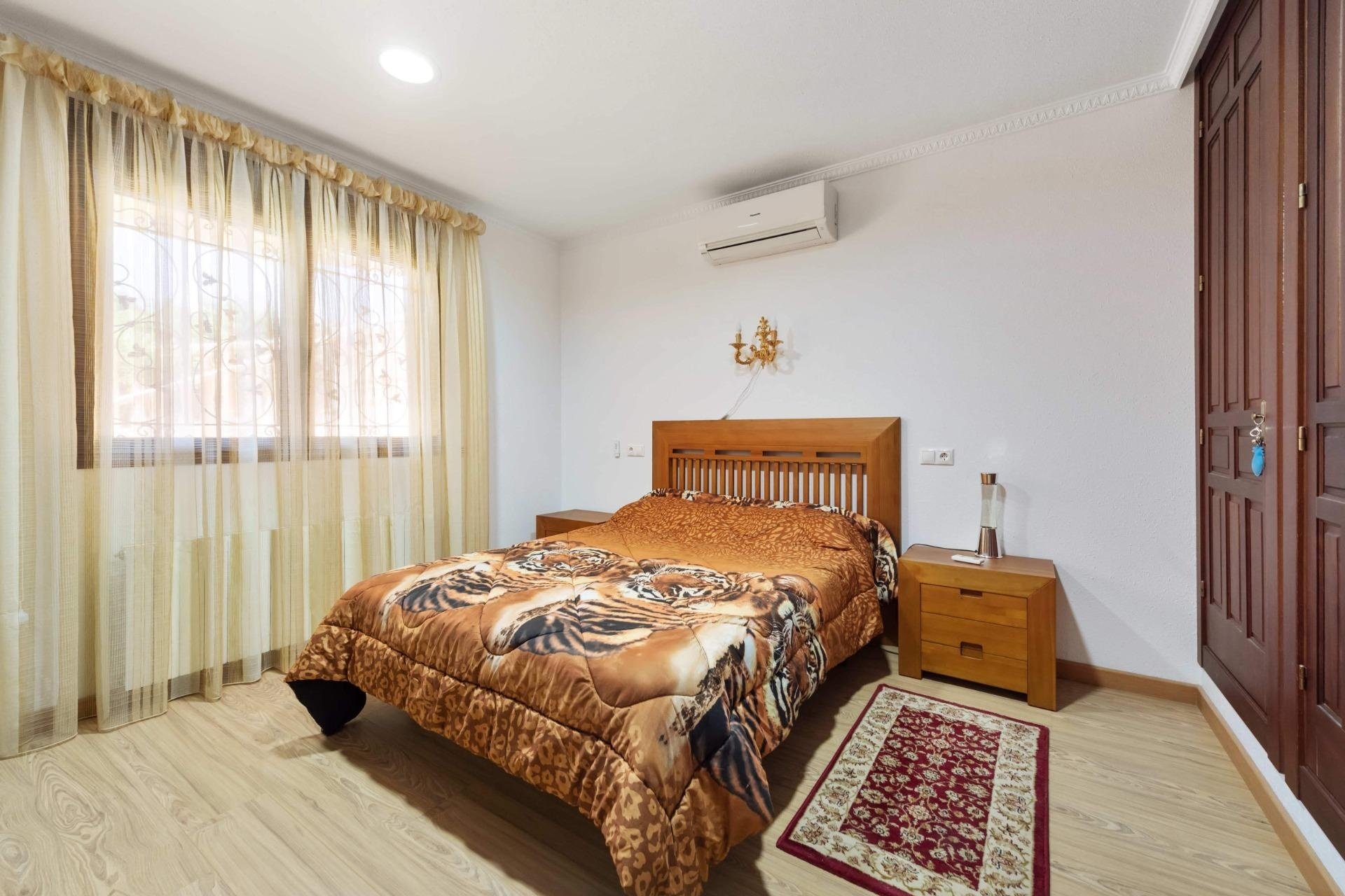 Herverkoop - Villa -
Orihuela Costa - Costa Blanca