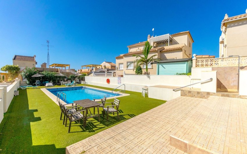 Herverkoop - Villa -
Orihuela Costa - Costa Blanca