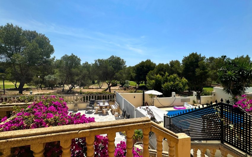 Herverkoop - Villa -
Orihuela Costa - Costa Blanca