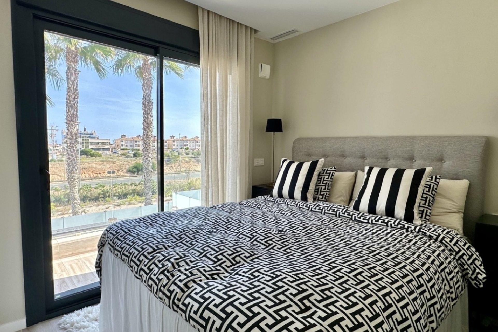 Herverkoop - Villa -
Orihuela Costa - Costa Blanca
