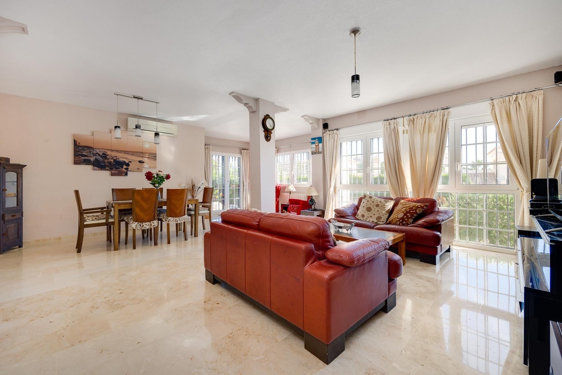 Herverkoop - Villa -
Orihuela Costa - Costa Blanca
