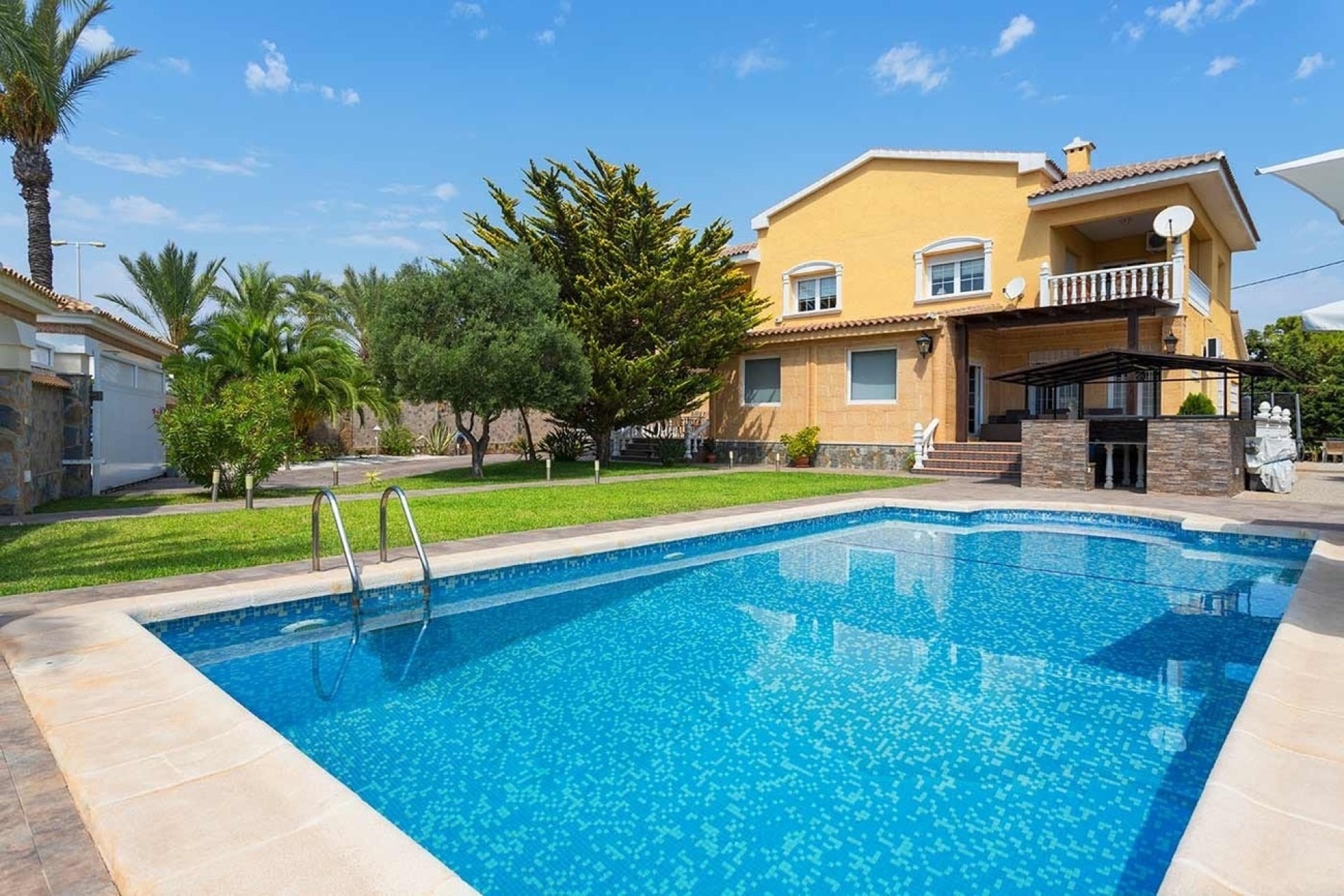 Herverkoop - Villa -
Orihuela Costa - Costa Blanca