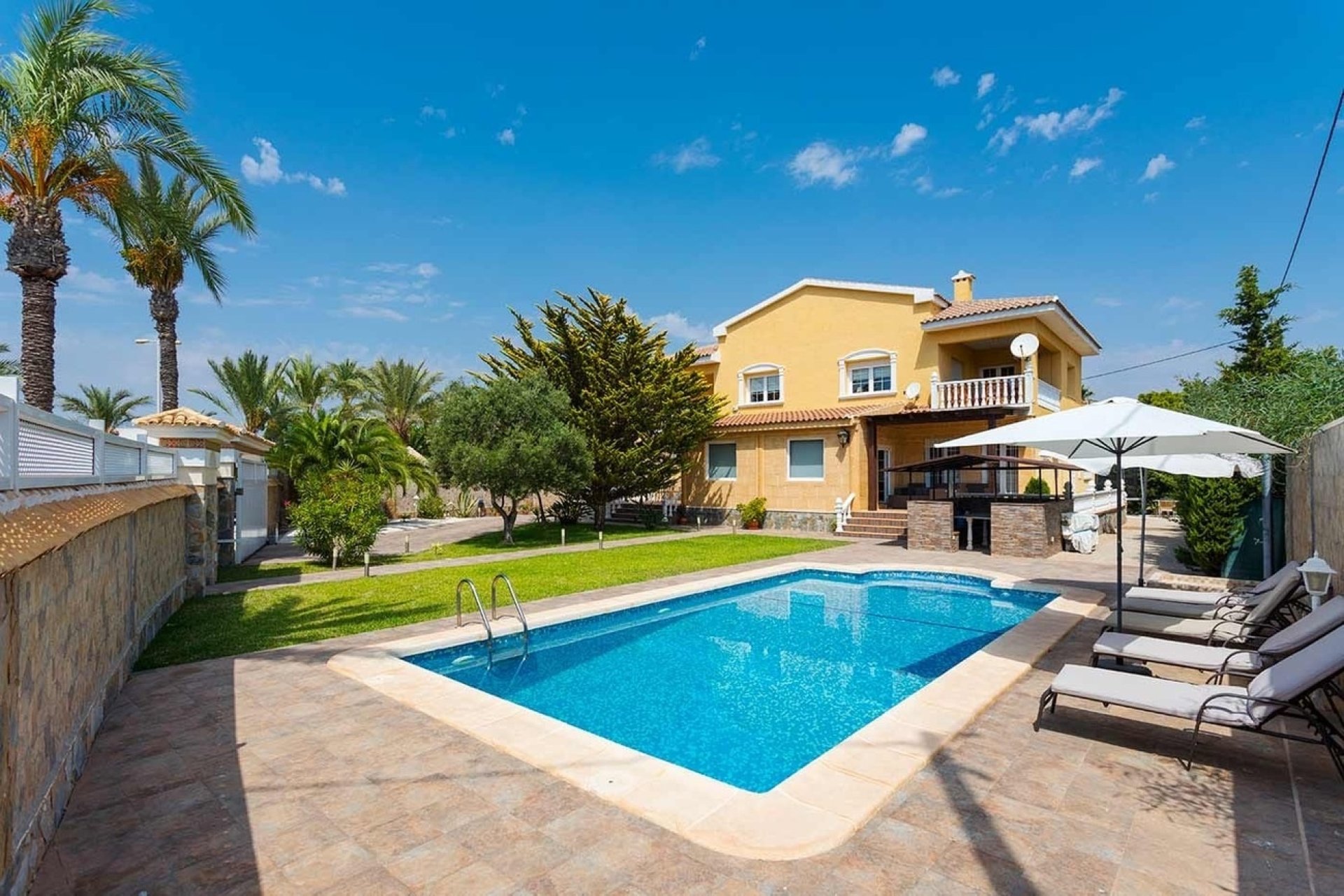 Herverkoop - Villa -
Orihuela Costa - Costa Blanca
