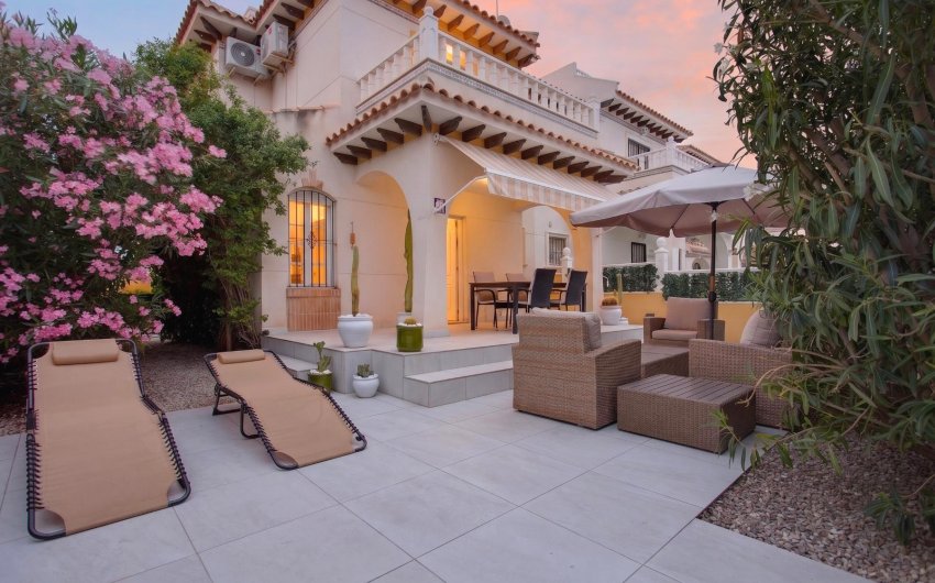 Herverkoop - Villa -
Orihuela Costa - Costa Blanca