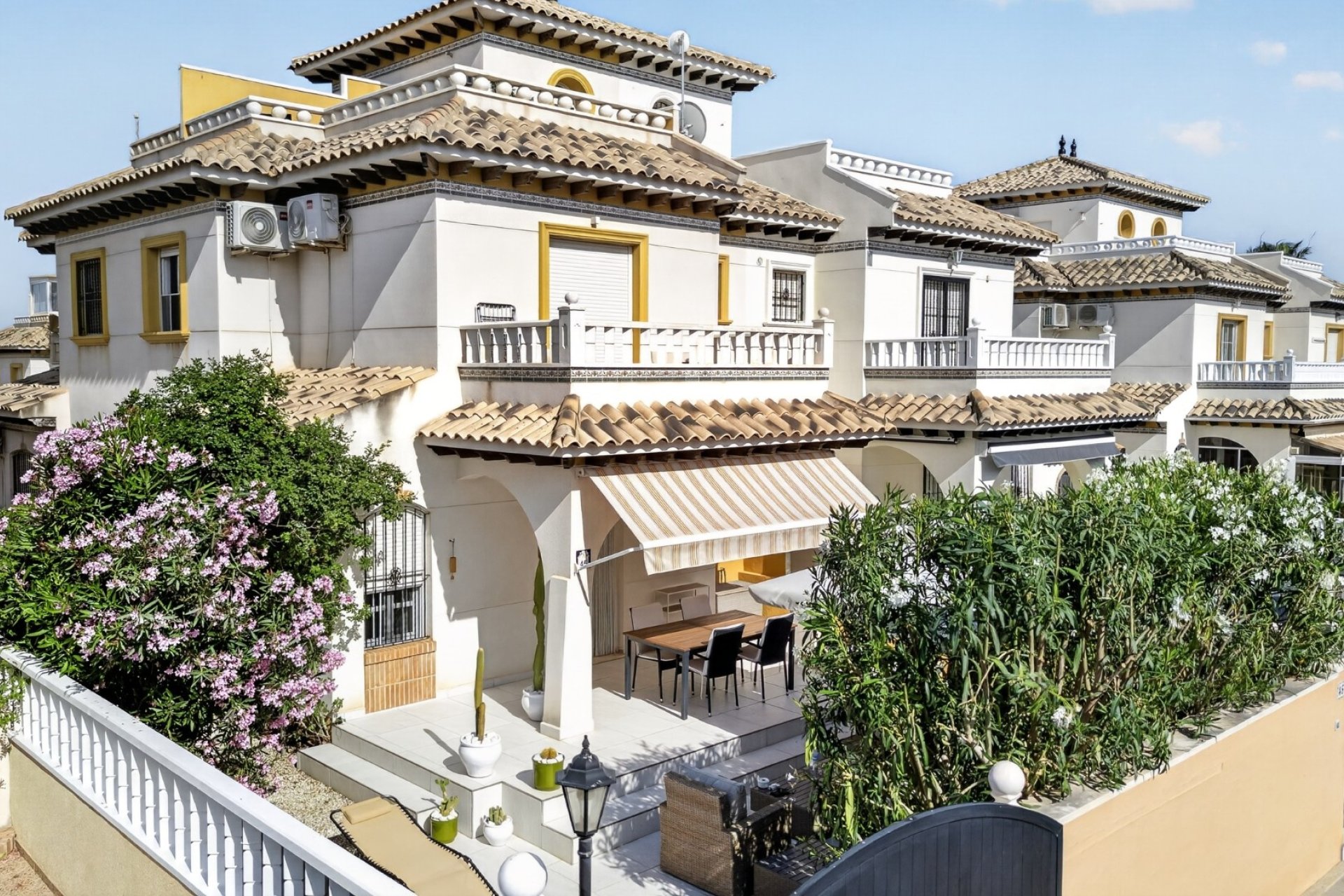 Herverkoop - Villa -
Orihuela Costa - Costa Blanca