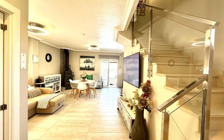 Herverkoop - Villa -
Orihuela Costa - La Regia