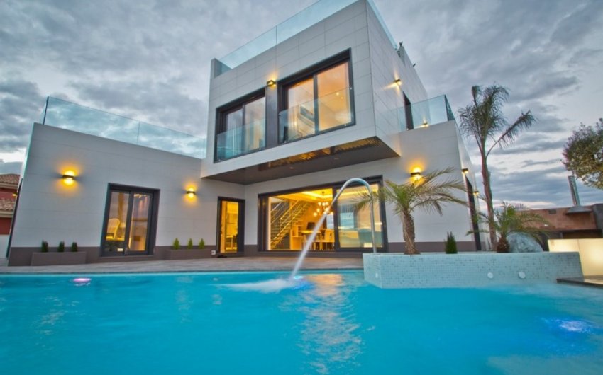 Herverkoop - Villa -
Orihuela Costa - La Zenia
