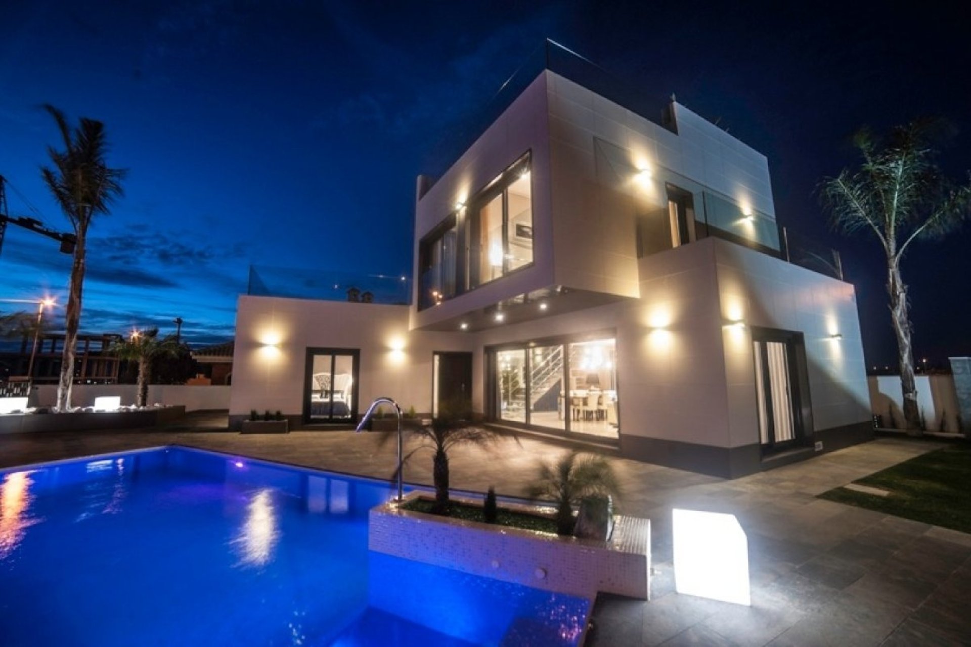 Herverkoop - Villa -
Orihuela Costa - La Zenia