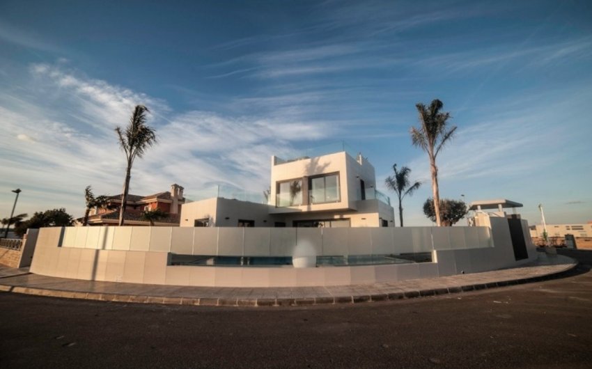 Herverkoop - Villa -
Orihuela Costa - La Zenia
