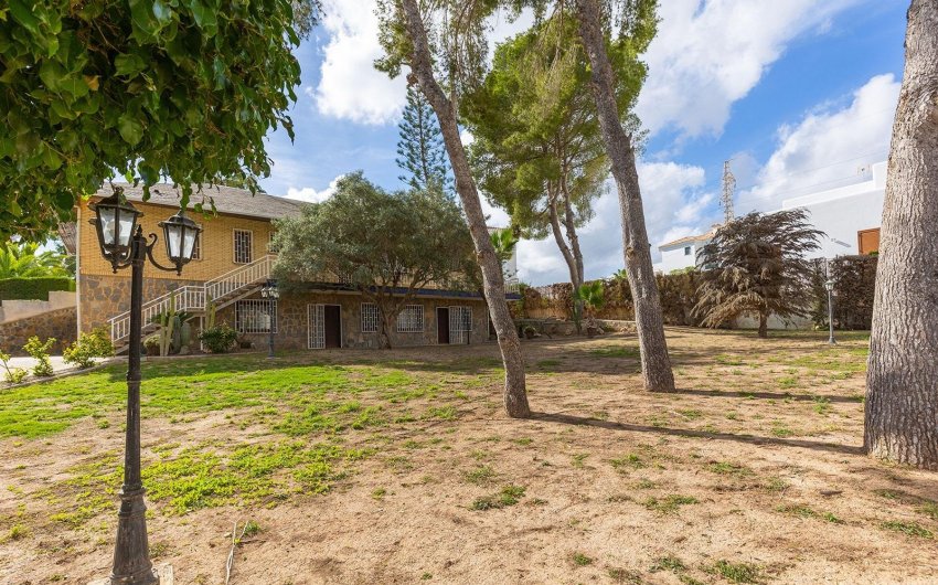 Herverkoop - Villa -
Orihuela Costa - Las Filipinas
