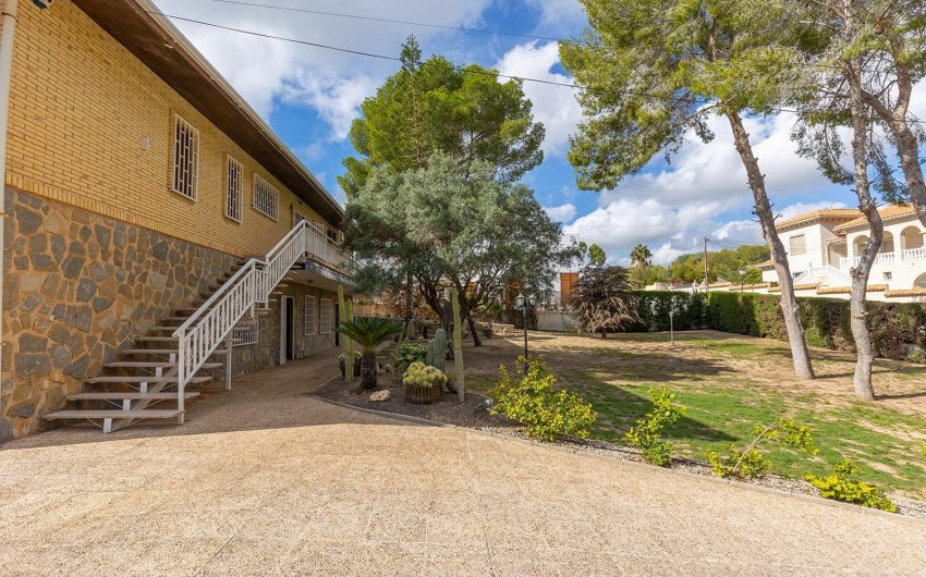 Herverkoop - Villa -
Orihuela Costa - Las Filipinas