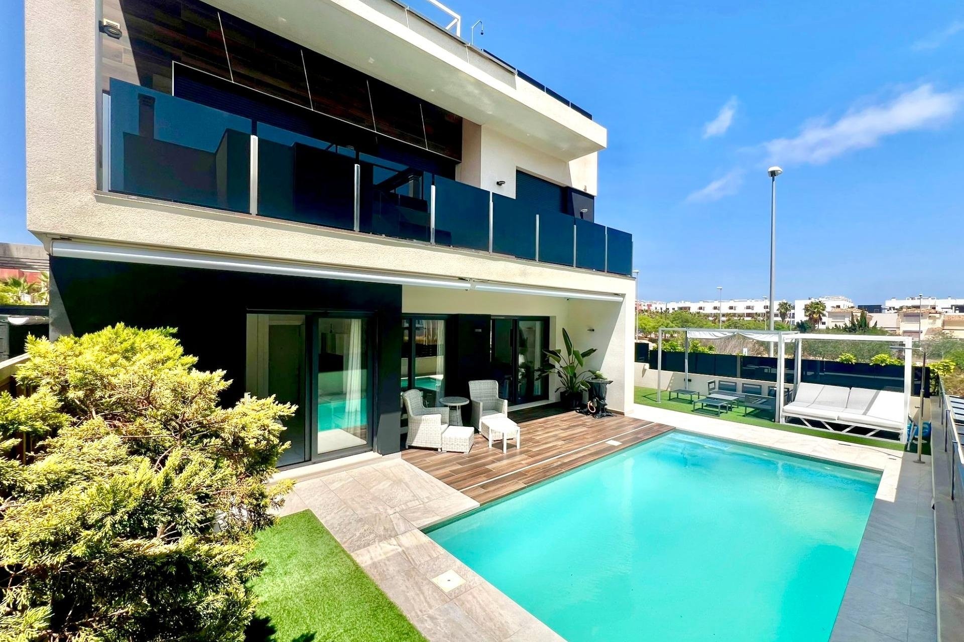 Herverkoop - Villa -
Orihuela Costa - Lomas de Cabo Roig