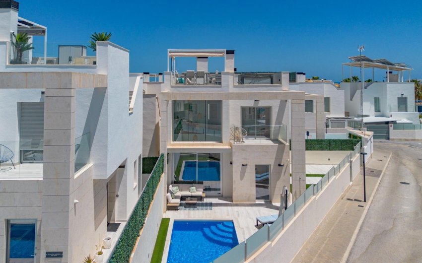 Herverkoop - Villa -
Orihuela Costa - Lomas de Cabo Roig
