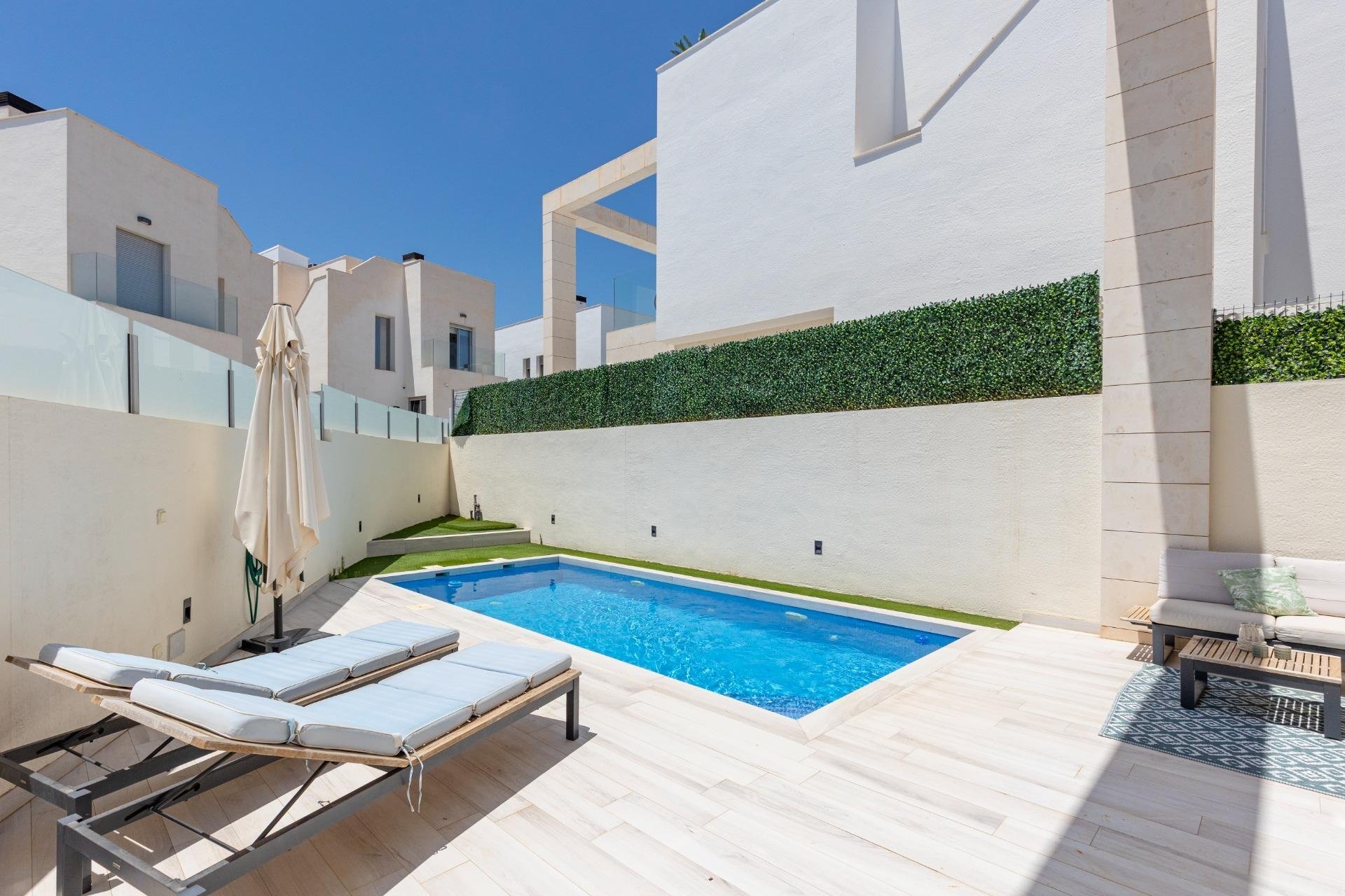 Herverkoop - Villa -
Orihuela Costa - Lomas de Cabo Roig