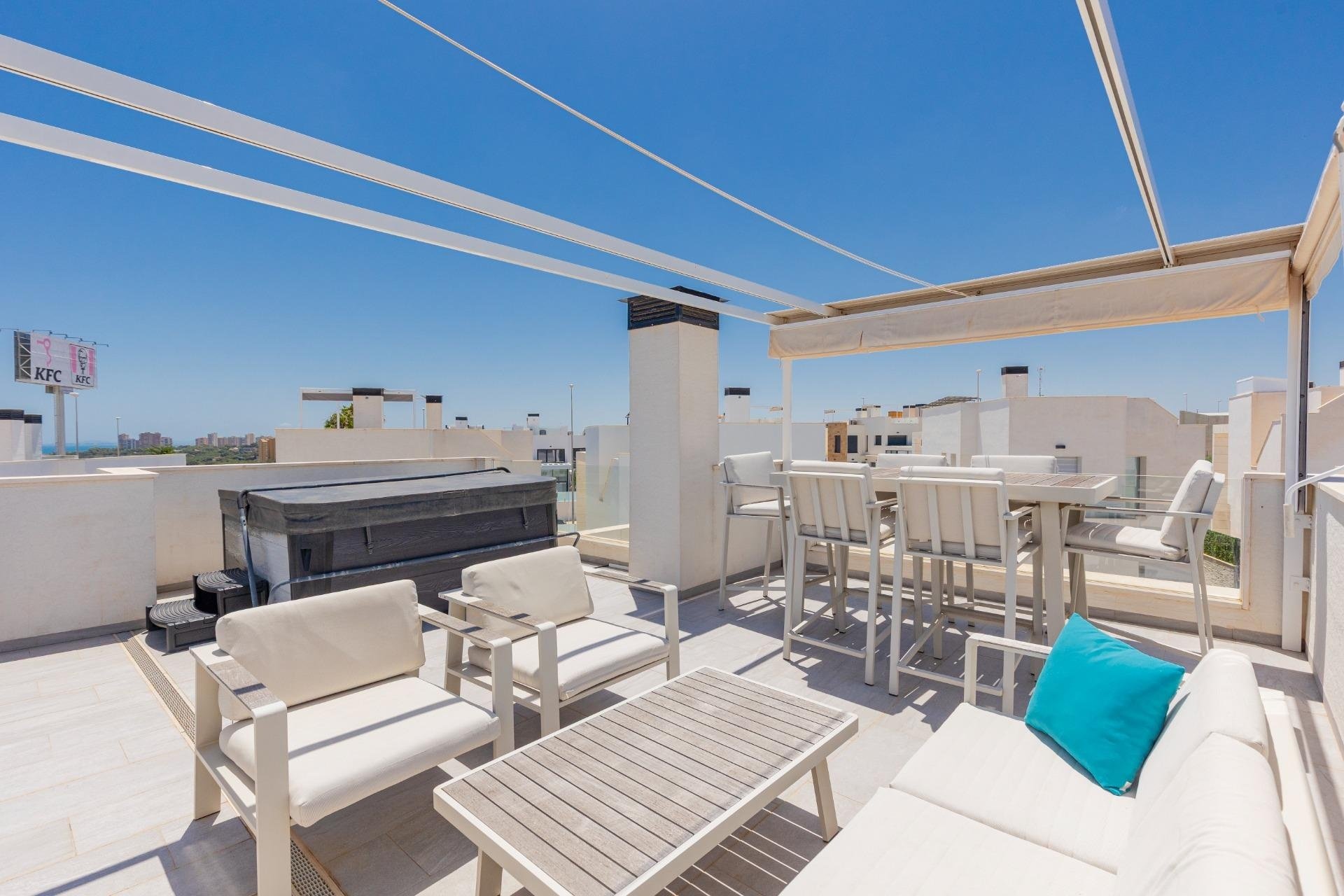 Herverkoop - Villa -
Orihuela Costa - Lomas de Cabo Roig
