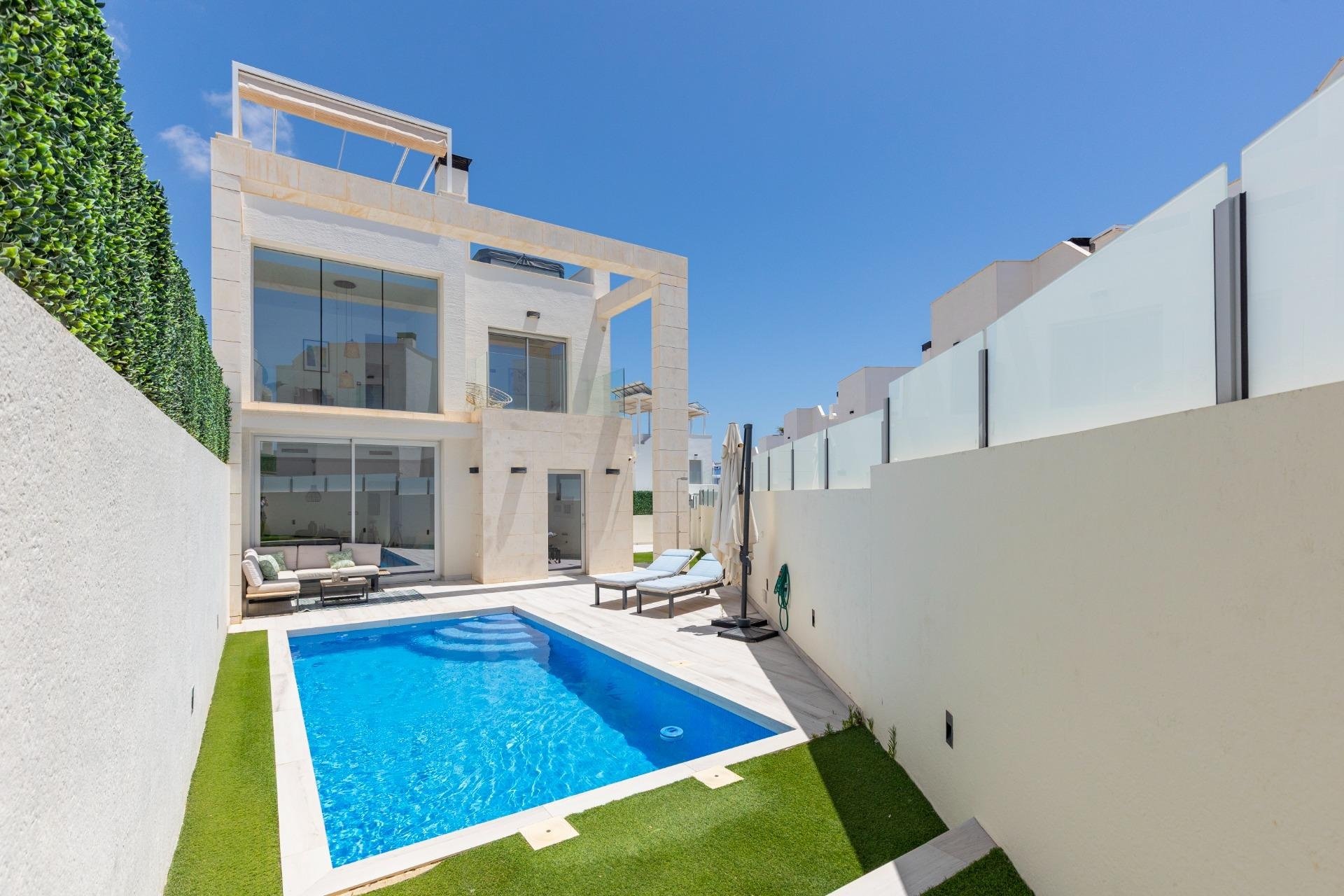 Herverkoop - Villa -
Orihuela Costa - Lomas de Cabo Roig