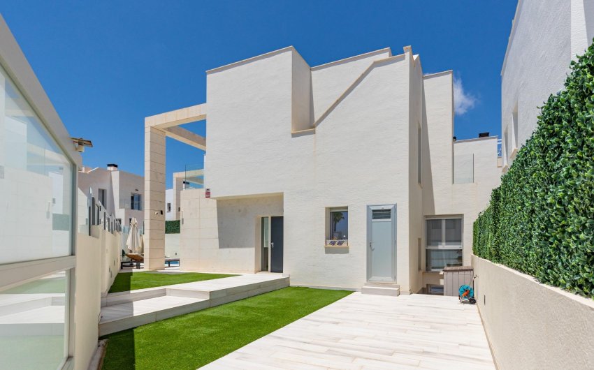 Herverkoop - Villa -
Orihuela Costa - Lomas de Cabo Roig