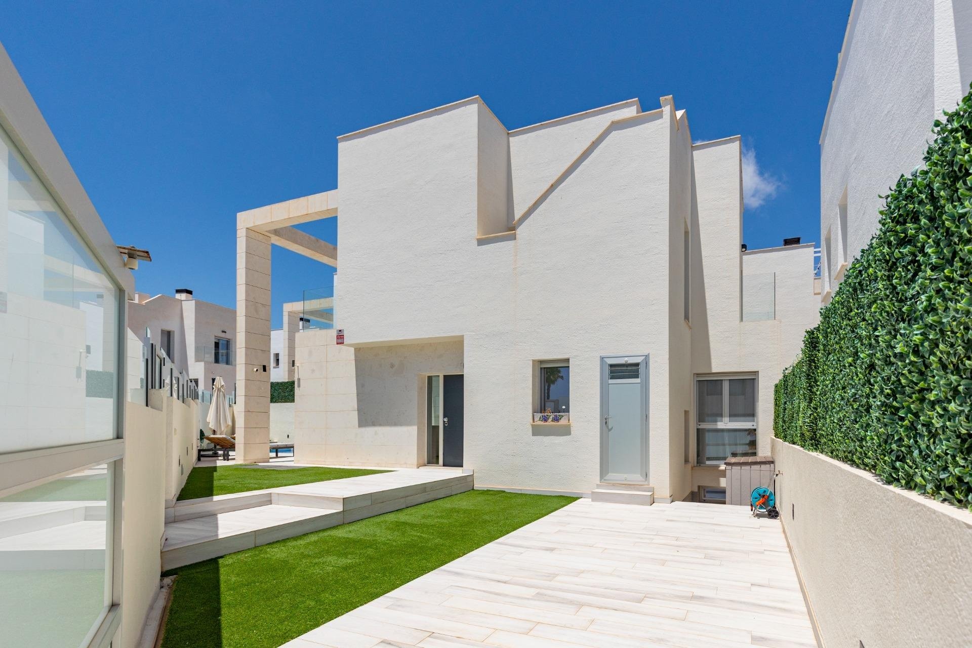Herverkoop - Villa -
Orihuela Costa - Lomas de Cabo Roig