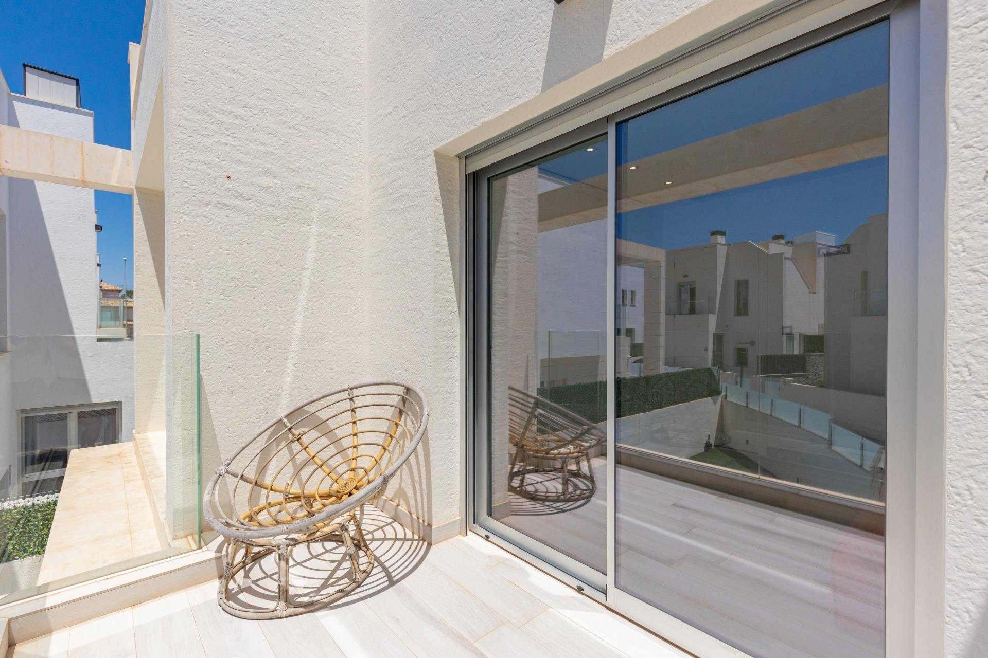Herverkoop - Villa -
Orihuela Costa - Lomas de Cabo Roig