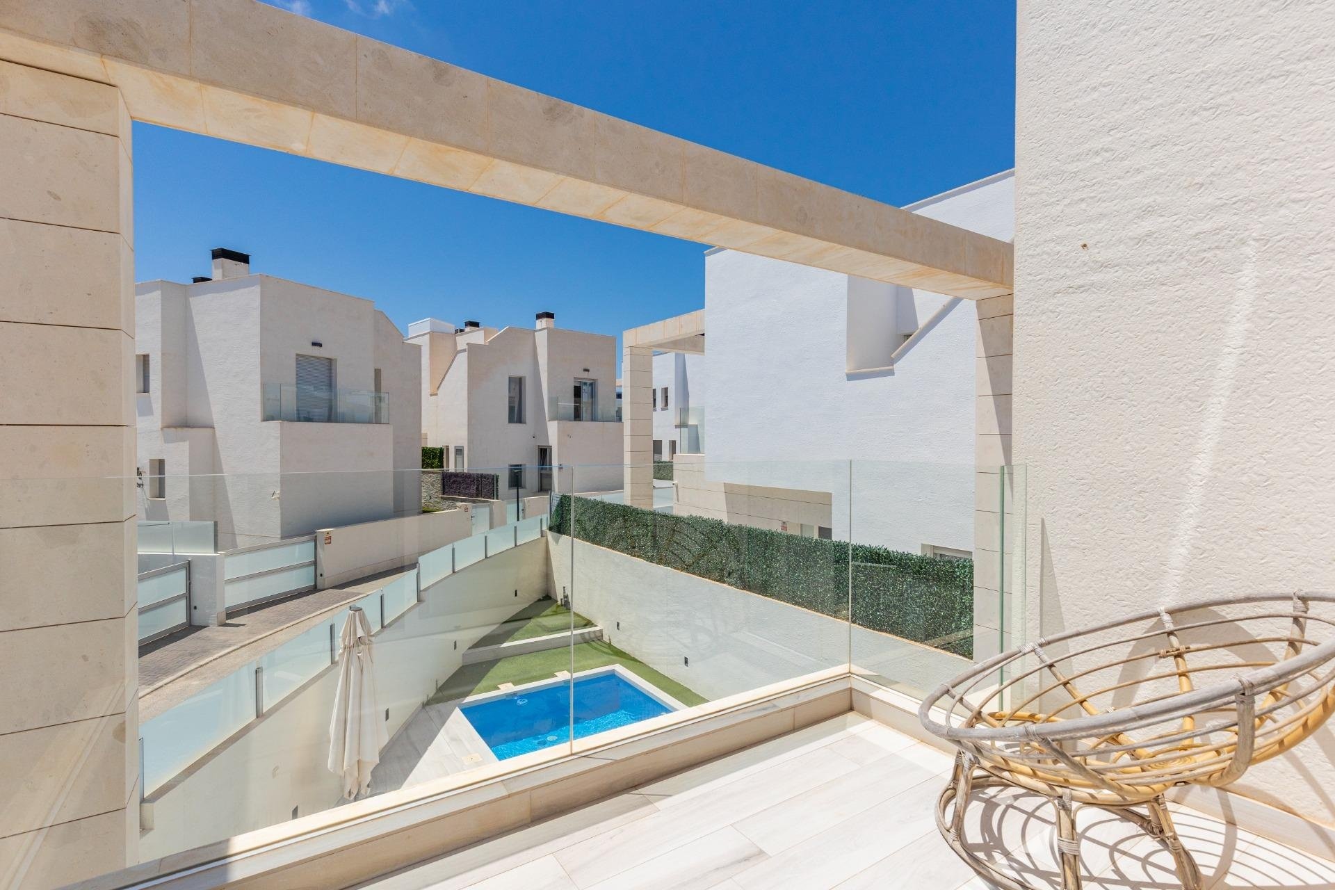 Herverkoop - Villa -
Orihuela Costa - Lomas de Cabo Roig