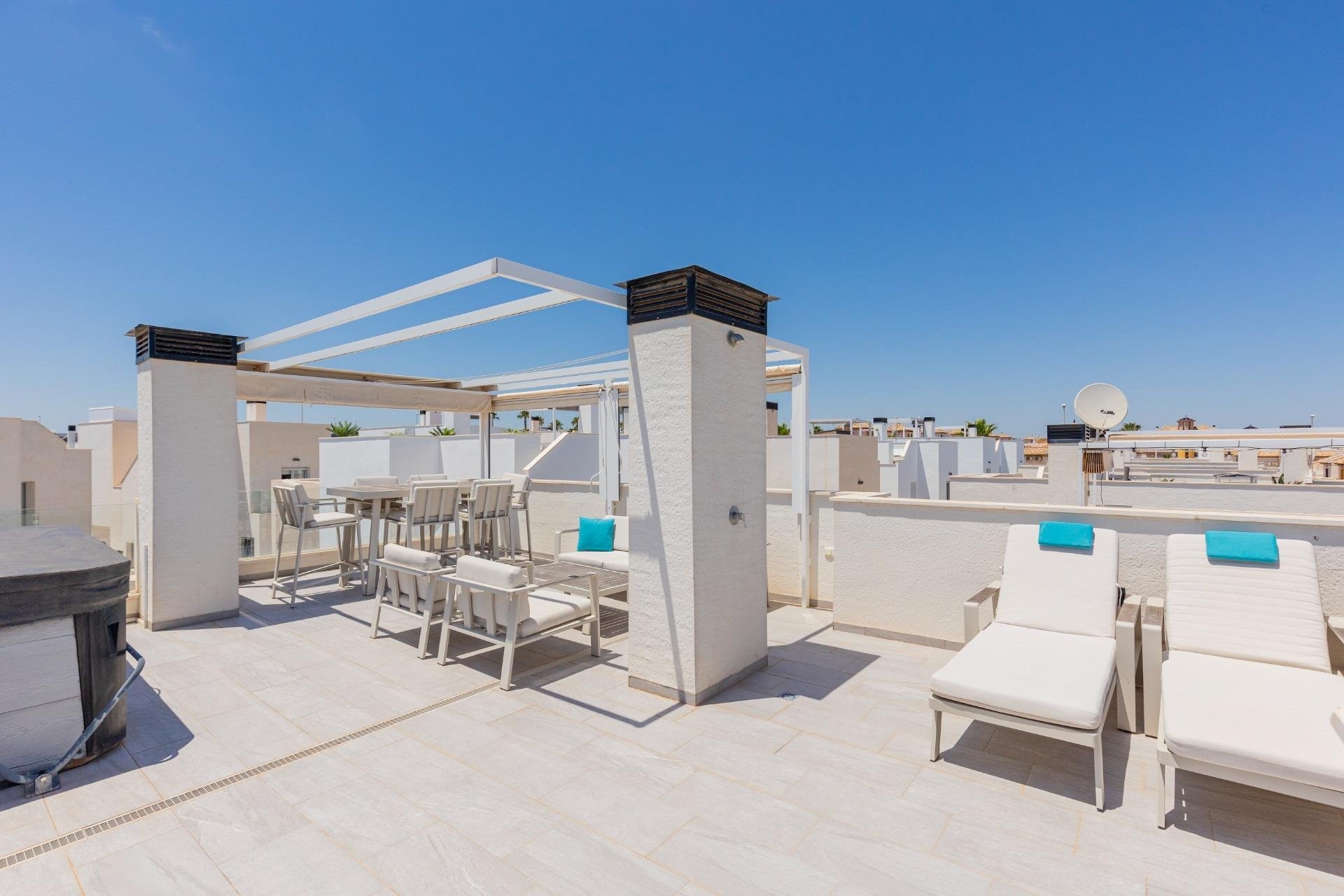 Herverkoop - Villa -
Orihuela Costa - Lomas de Cabo Roig