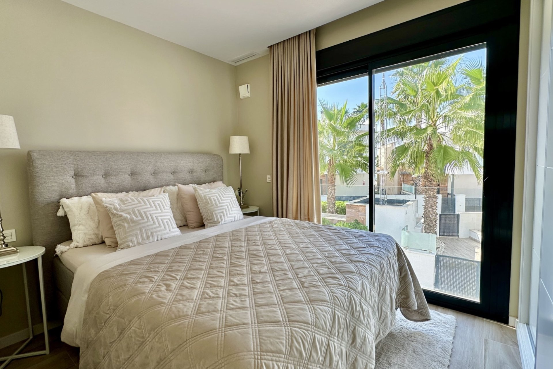 Herverkoop - Villa -
Orihuela Costa - Lomas De Cabo Roig