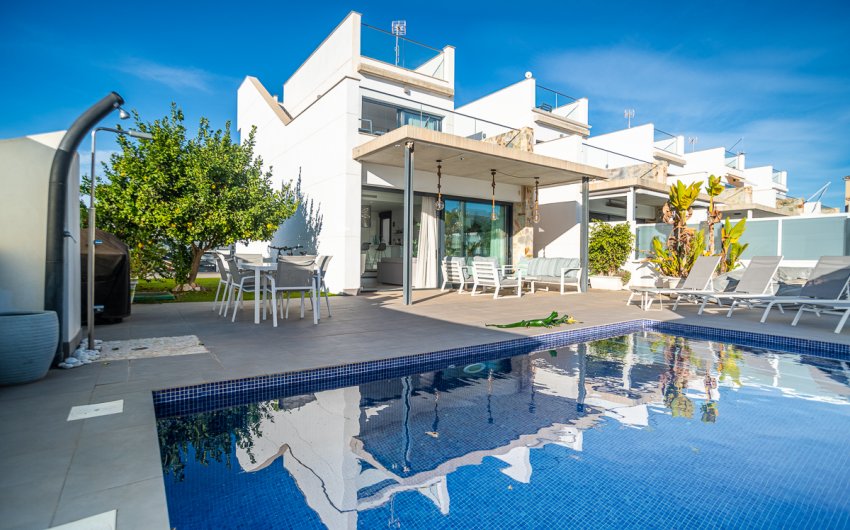 Herverkoop - Villa -
Orihuela Costa - Lomas De Cabo Roig