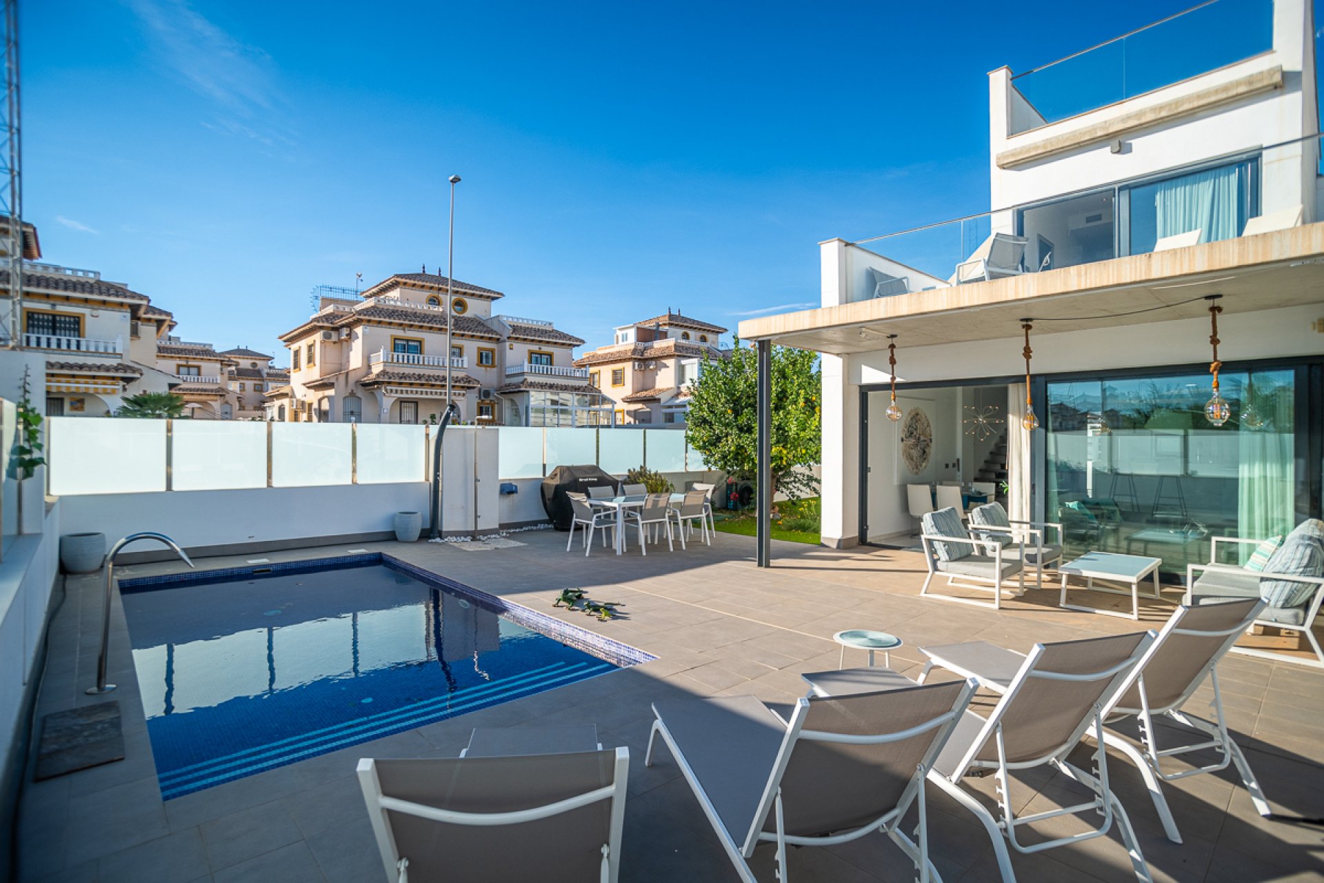 Herverkoop - Villa -
Orihuela Costa - Lomas De Cabo Roig