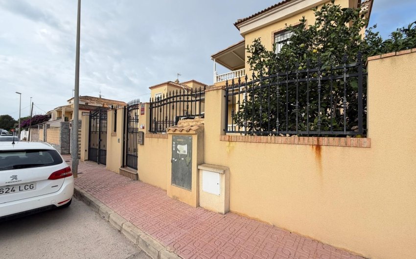 Herverkoop - Villa -
Orihuela Costa - Lomas De Don Juan